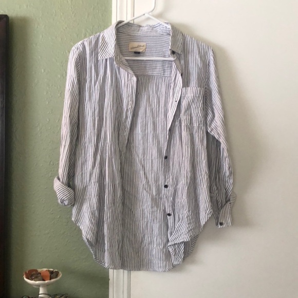 Women’s Button Down Shirt - Picture 1 of 4